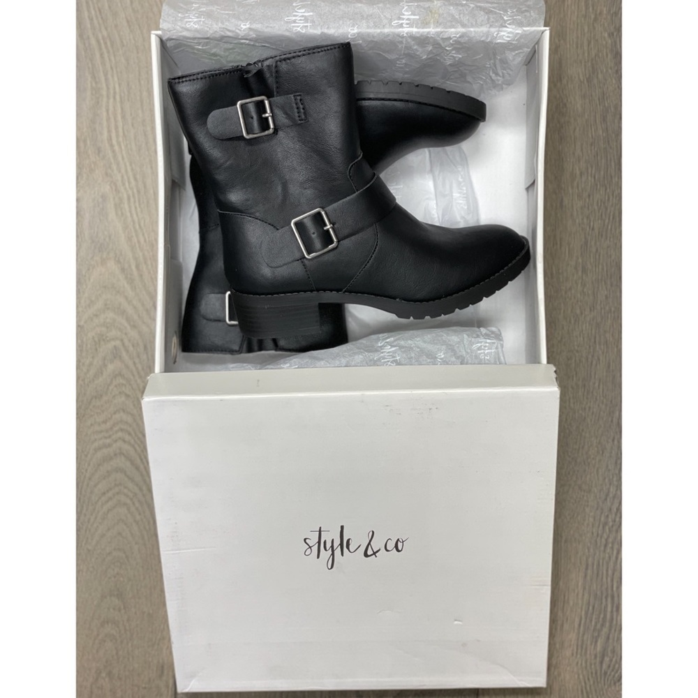 Cap Toe Mid-Calf Round Toe Block Heel Boots NWB!
